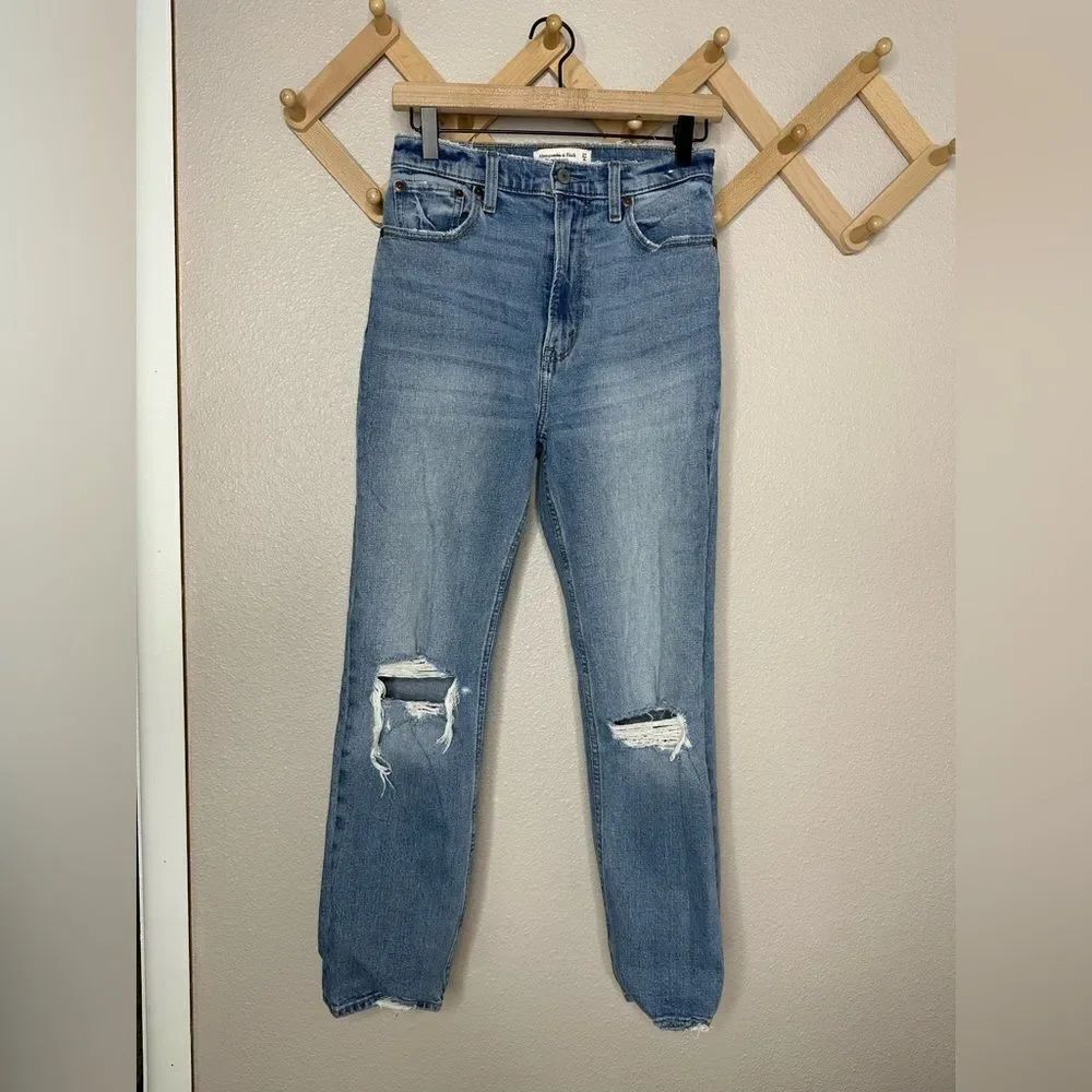 Abercrombie and Fitch Ultra High Rise Ankle Straight Jeans Sz 27